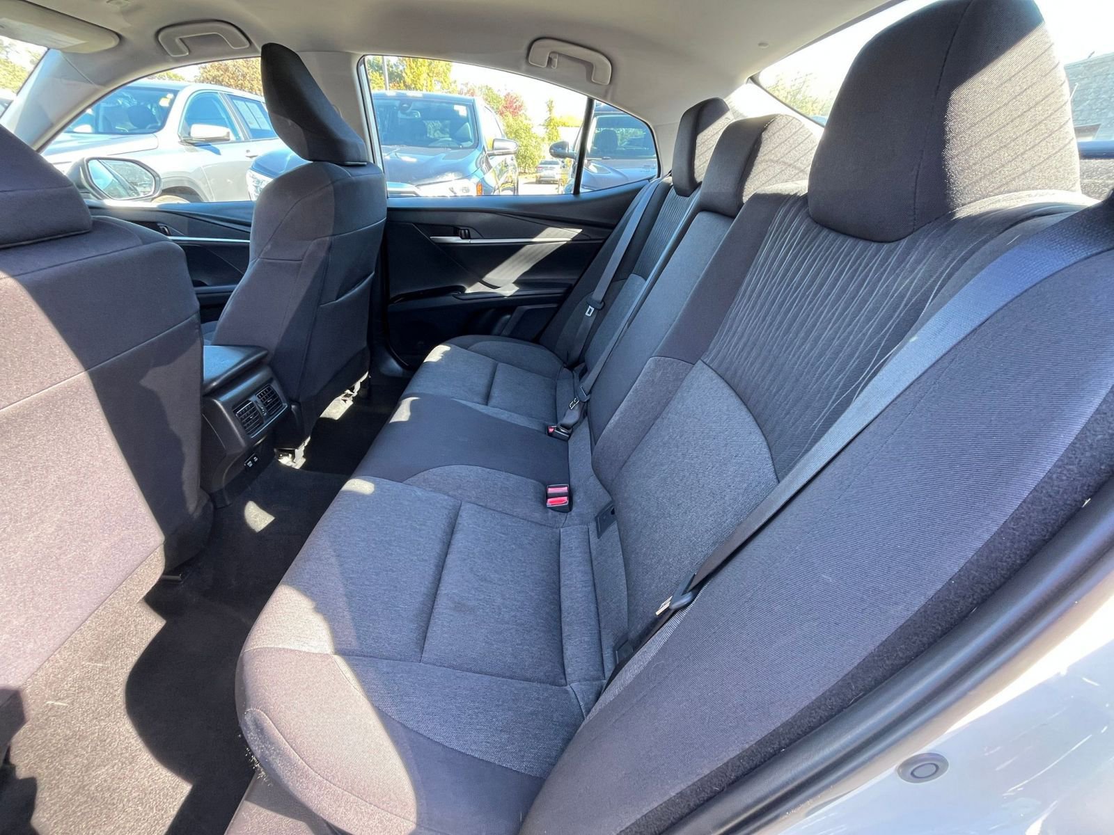 Used 2025 Toyota Camry LE image 32