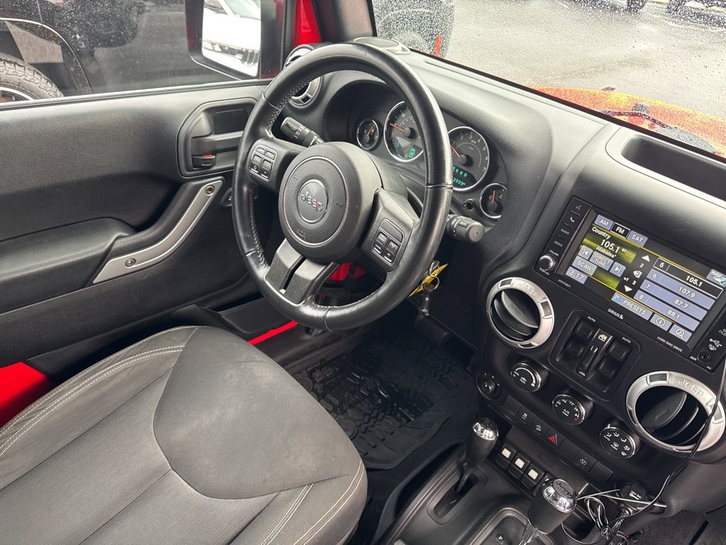 Used 2016 Jeep Wrangler Unlimited Rubicon w/ Connectivity Group image 46