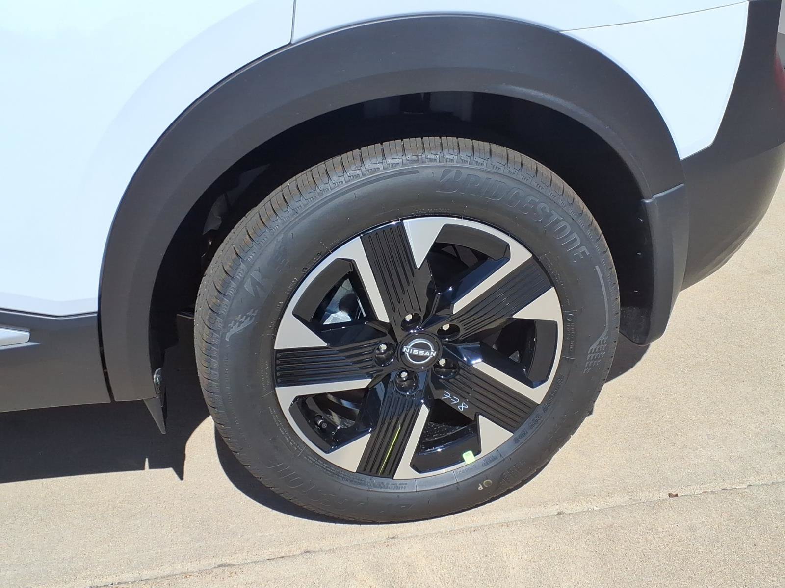 New 2027 Nissan Kicks SV AWD/4WD image 10