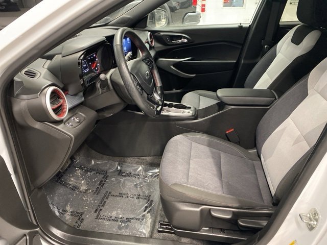 Used 2024 Chevrolet Trax RS w/ Driver Confidence Package image 26