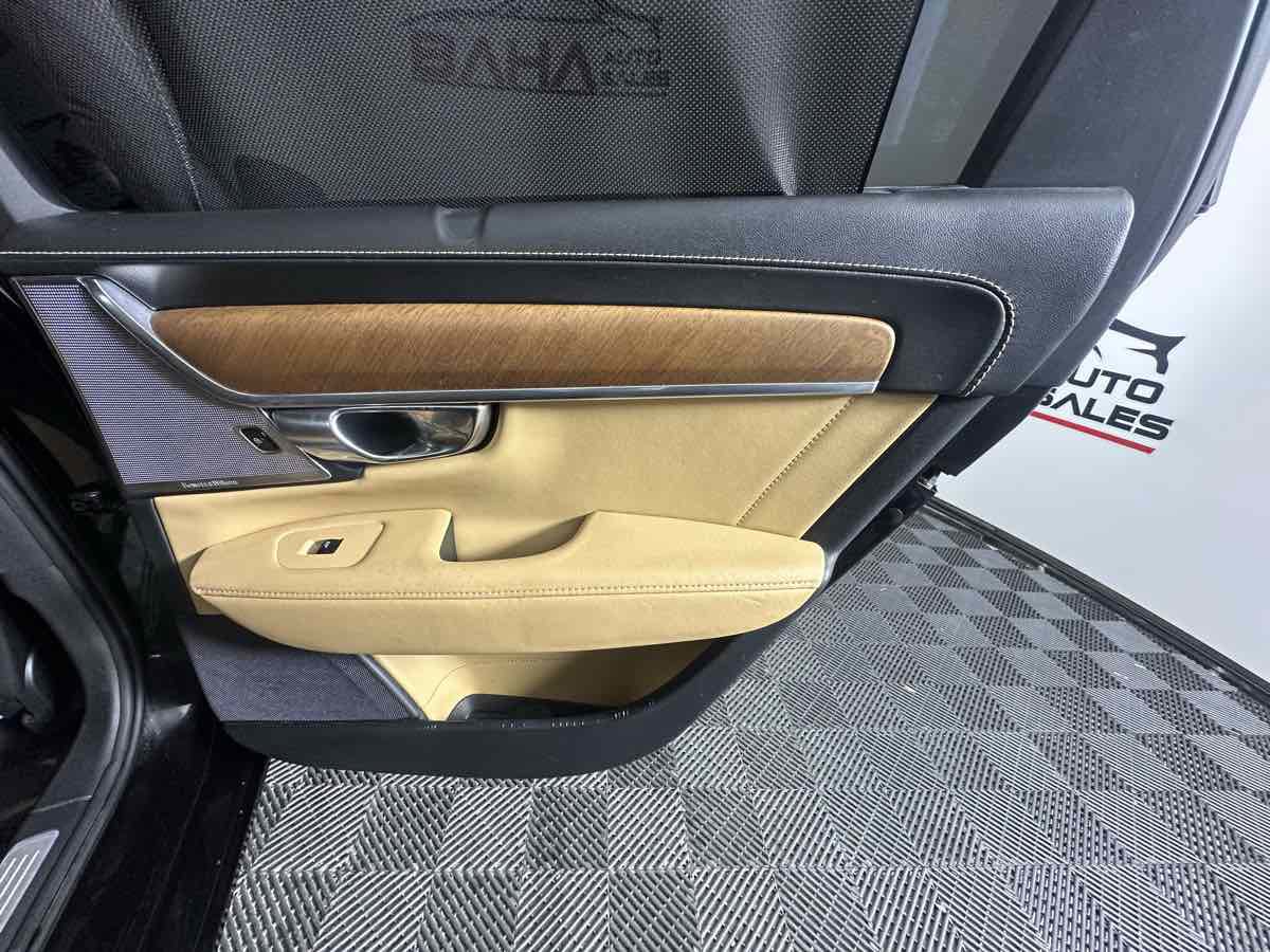 Used 2017 Volvo S90 T6 Inscription w/ Vision Package image 19