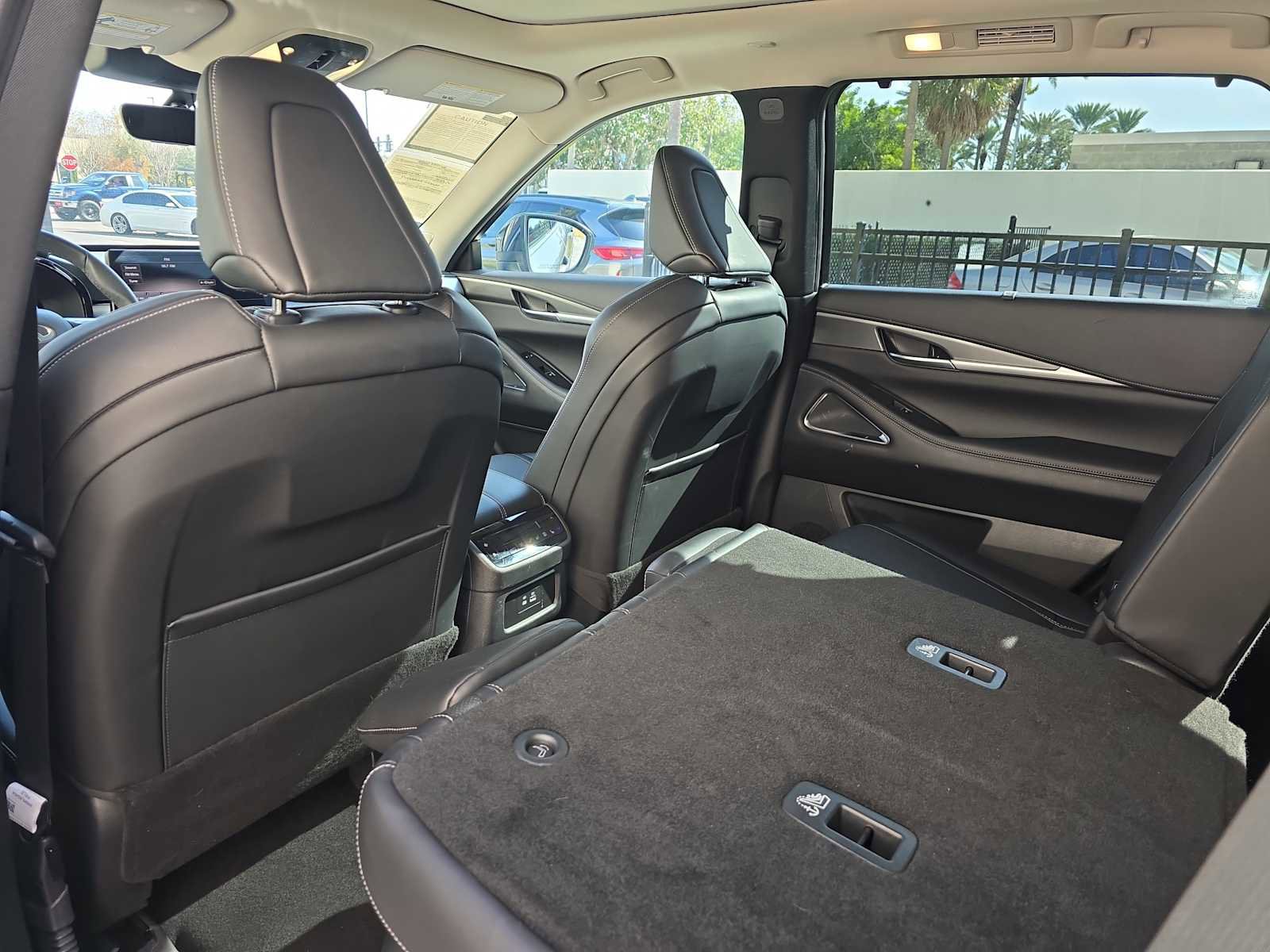 Certified 2025 INFINITI QX60 Luxe FWD image 13