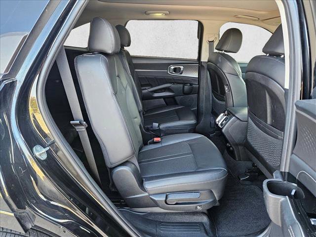 Used 2023 Kia Sorento SX AWD/4WD image 23