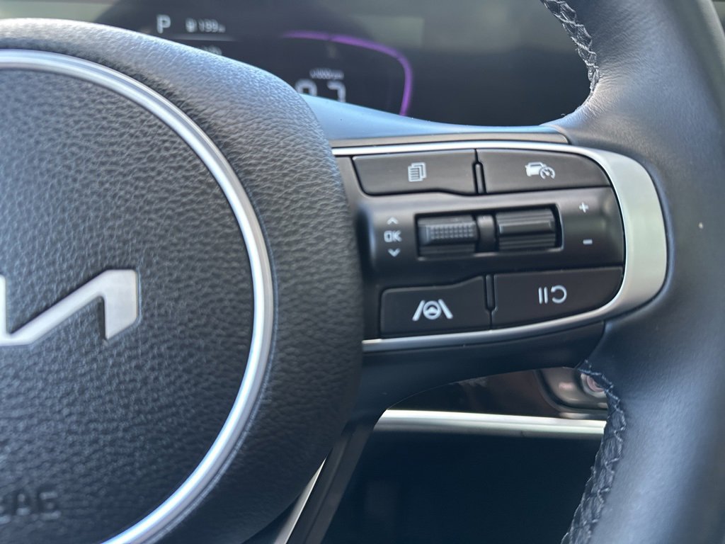 Used 2025 Kia Sportage EX w/ Premium Package image 37