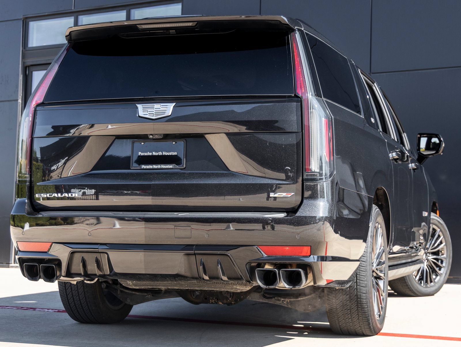 Used 2024 Cadillac Escalade ESV V AWD/4WD image 8