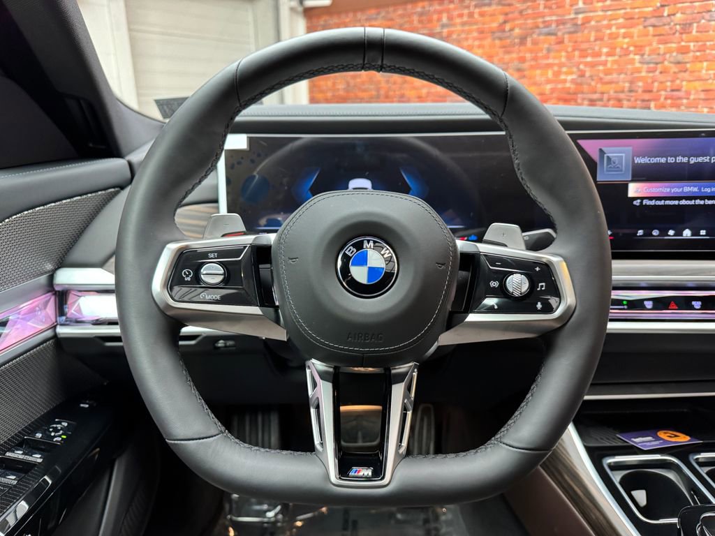 Certified 2025 BMW 760i xDrive w/ Luxury Rear Seating Package image 14
