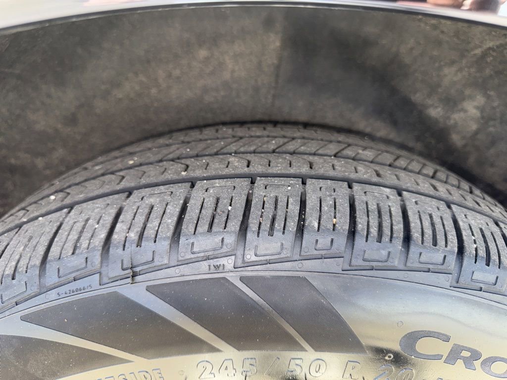 Used 2025 Cadillac Optiq Sport 2 w/ LPO, Floor Liner Package AWD/4WD image 33