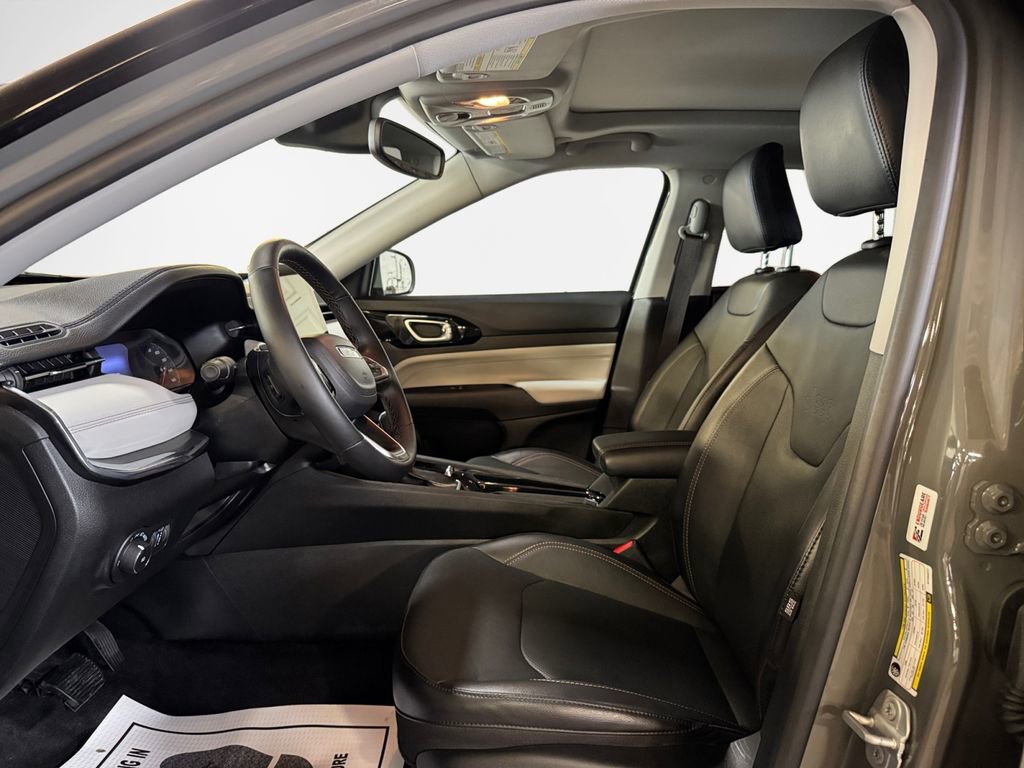 Used 2022 Jeep Compass Limited w/ Sun and Sound Group image 12