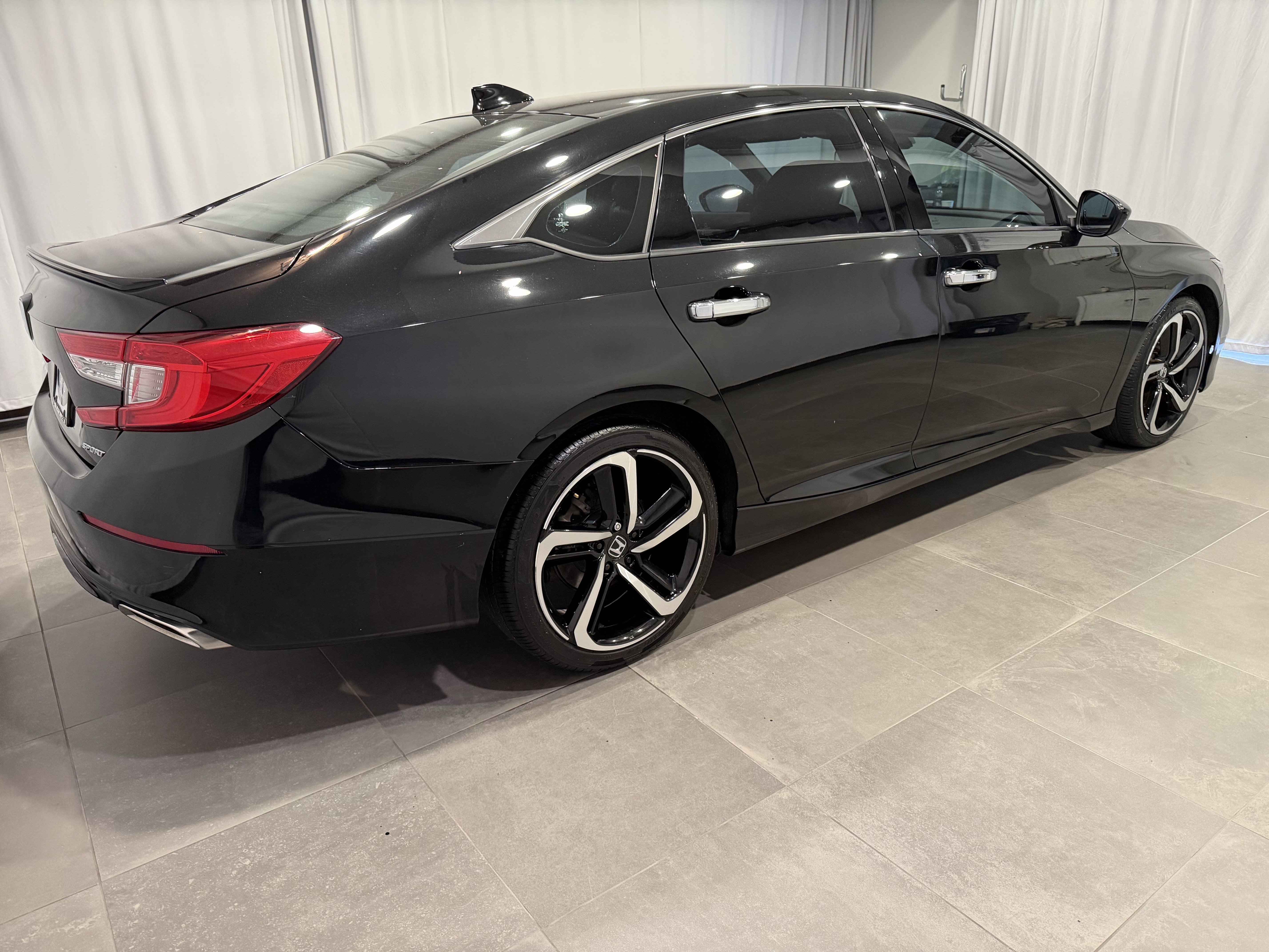 Used 2020 Honda Accord Sport image 6