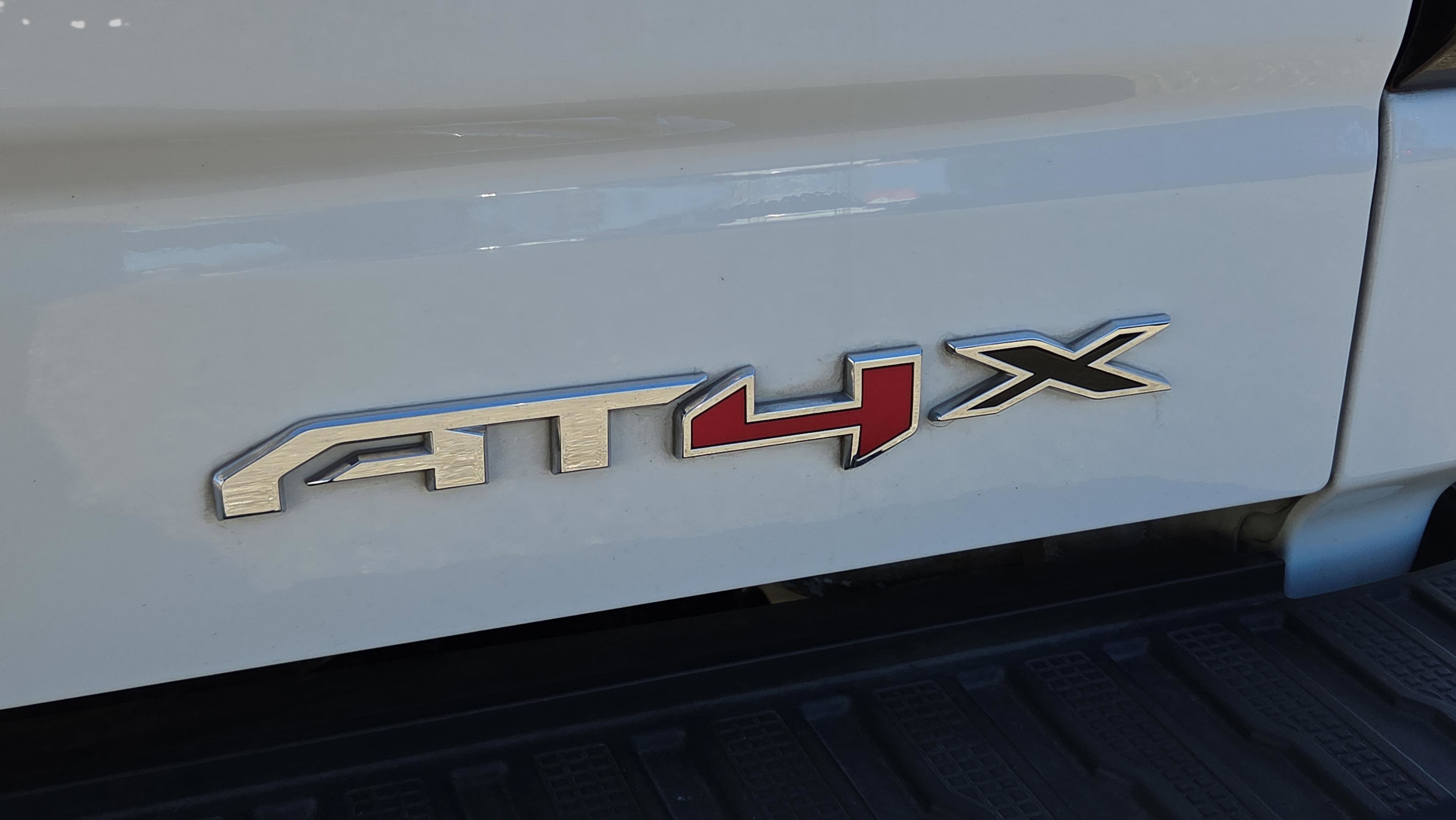 Used 2022 GMC Sierra 1500 AT4X image 32