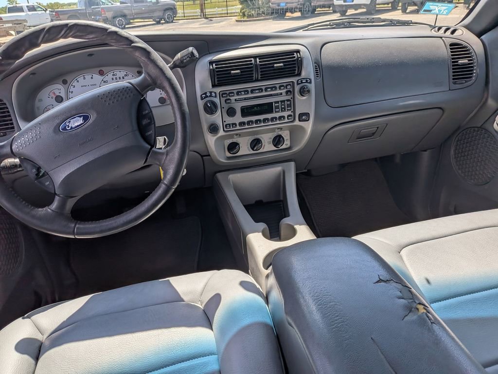 Used 2001 Ford Explorer Sport Trac 4x4 image 22
