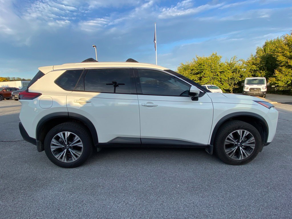 Used 2021 Nissan Rogue SV w/ Premium Package AWD/4WD image 3
