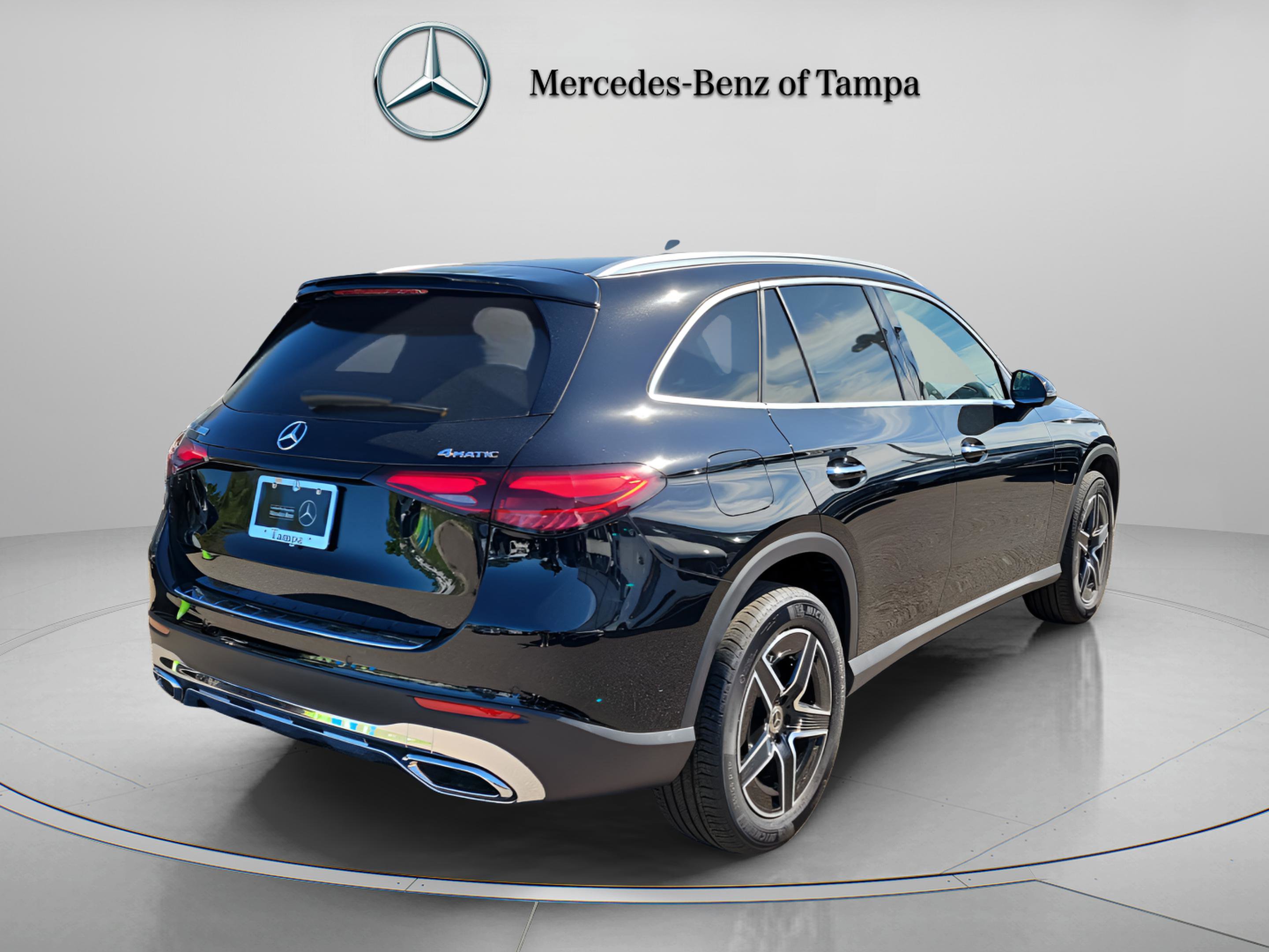Used 2026 Mercedes-Benz GLC 300 4MATIC image 3