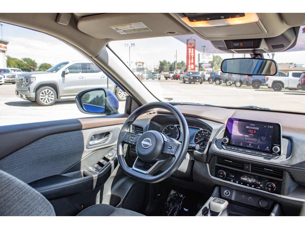 Used 2023 Nissan Rogue SV AWD/4WD image 22