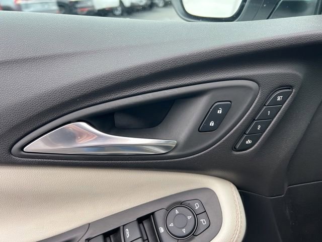 Used 2024 Buick Encore GX Avenir w/ Avenir Technology Package image 28