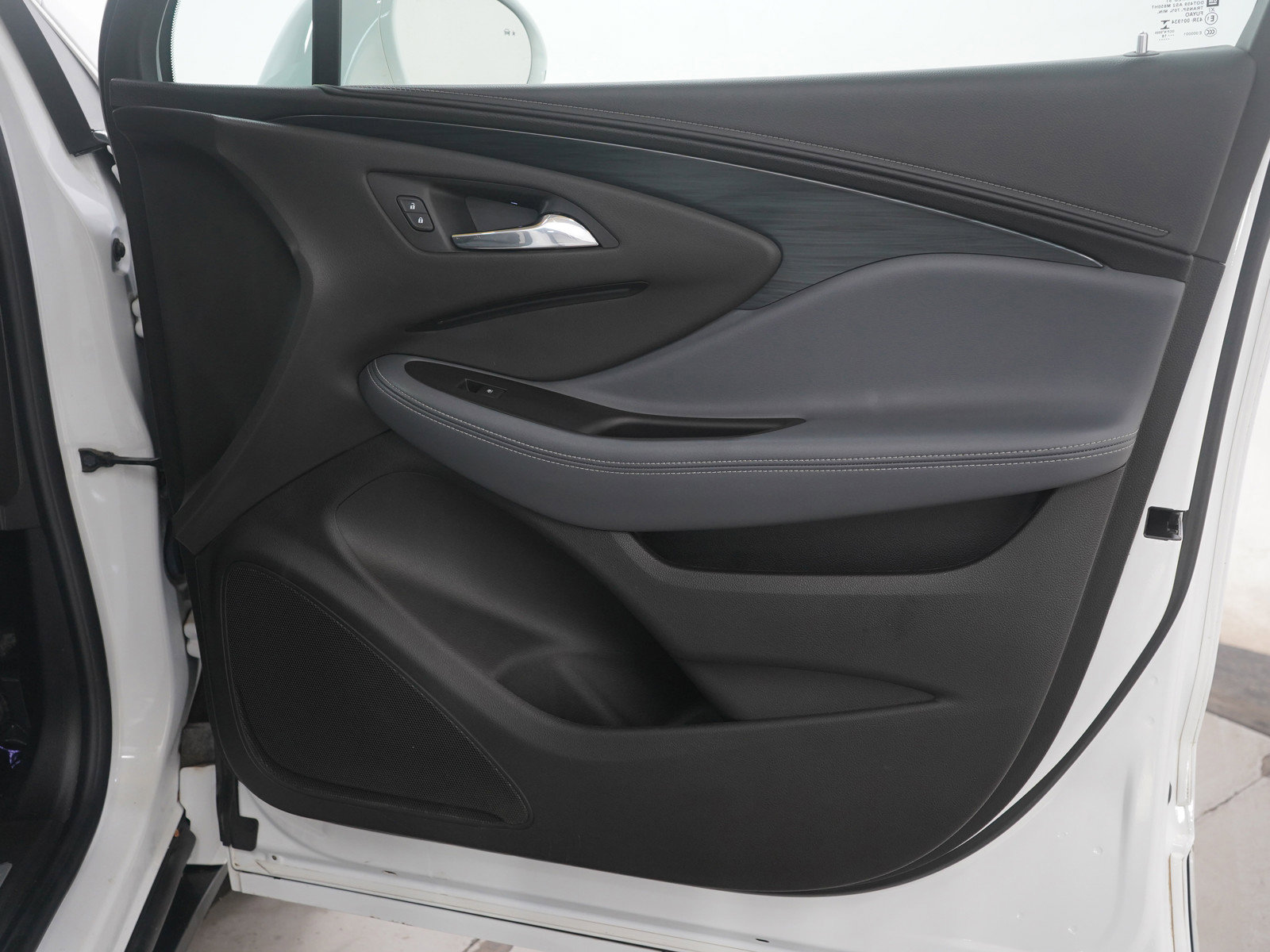 Used 2019 Buick Envision Essence image 9