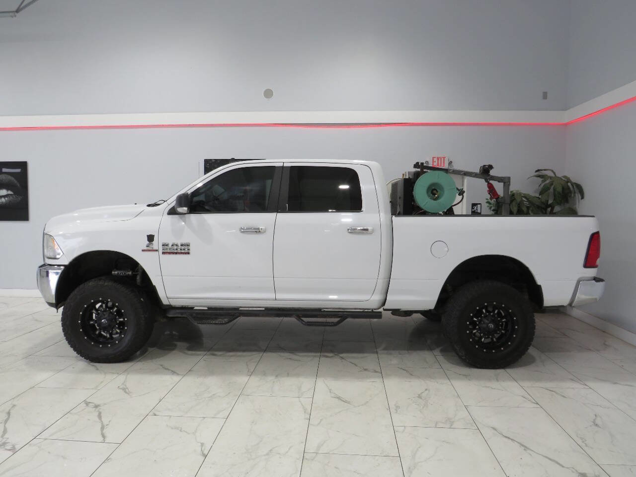 Used 2015 RAM 2500 SLT w/ Luxury Group image 6