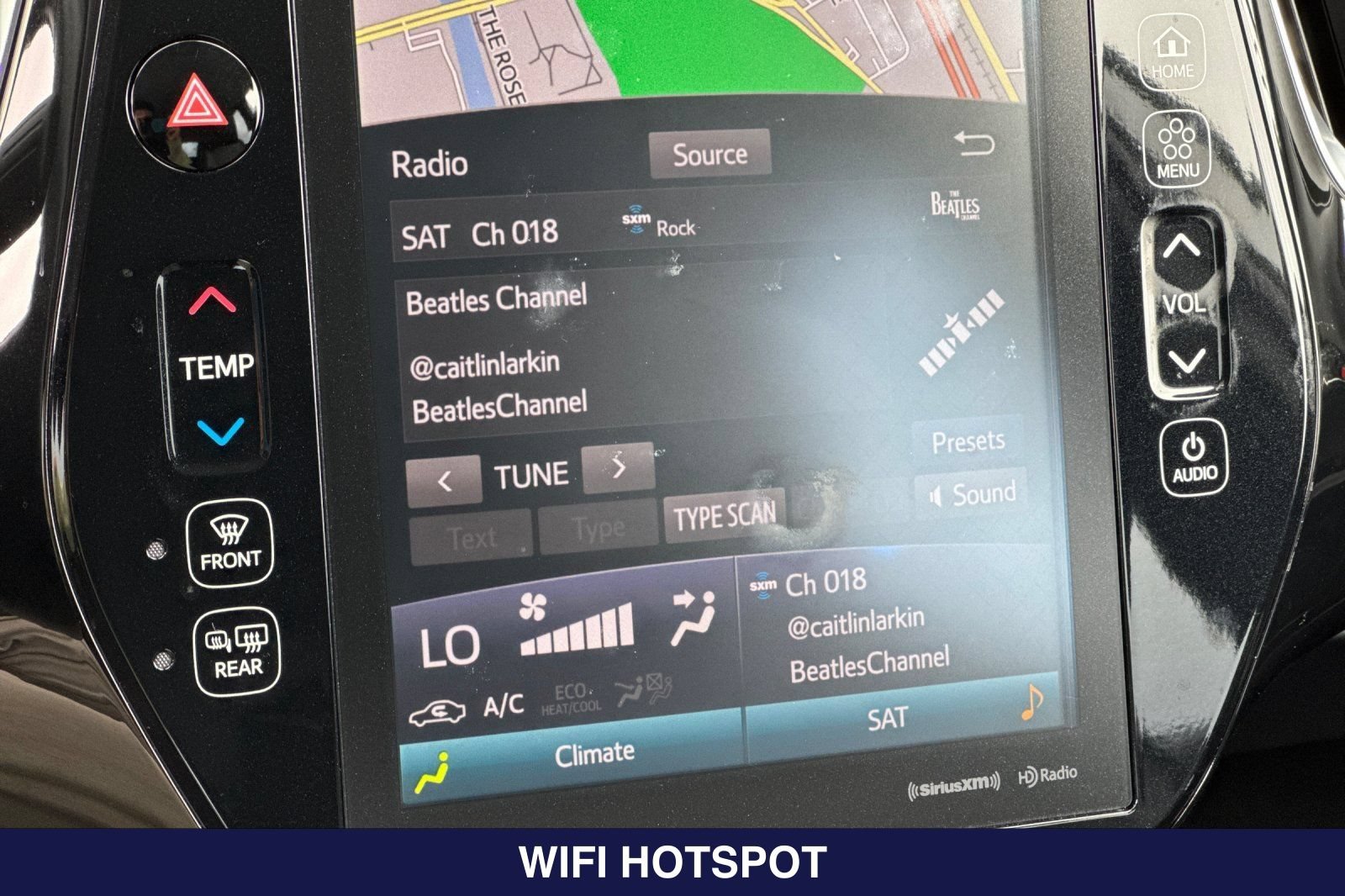 Used 2022 Toyota Prius Prime XLE FWD image 19