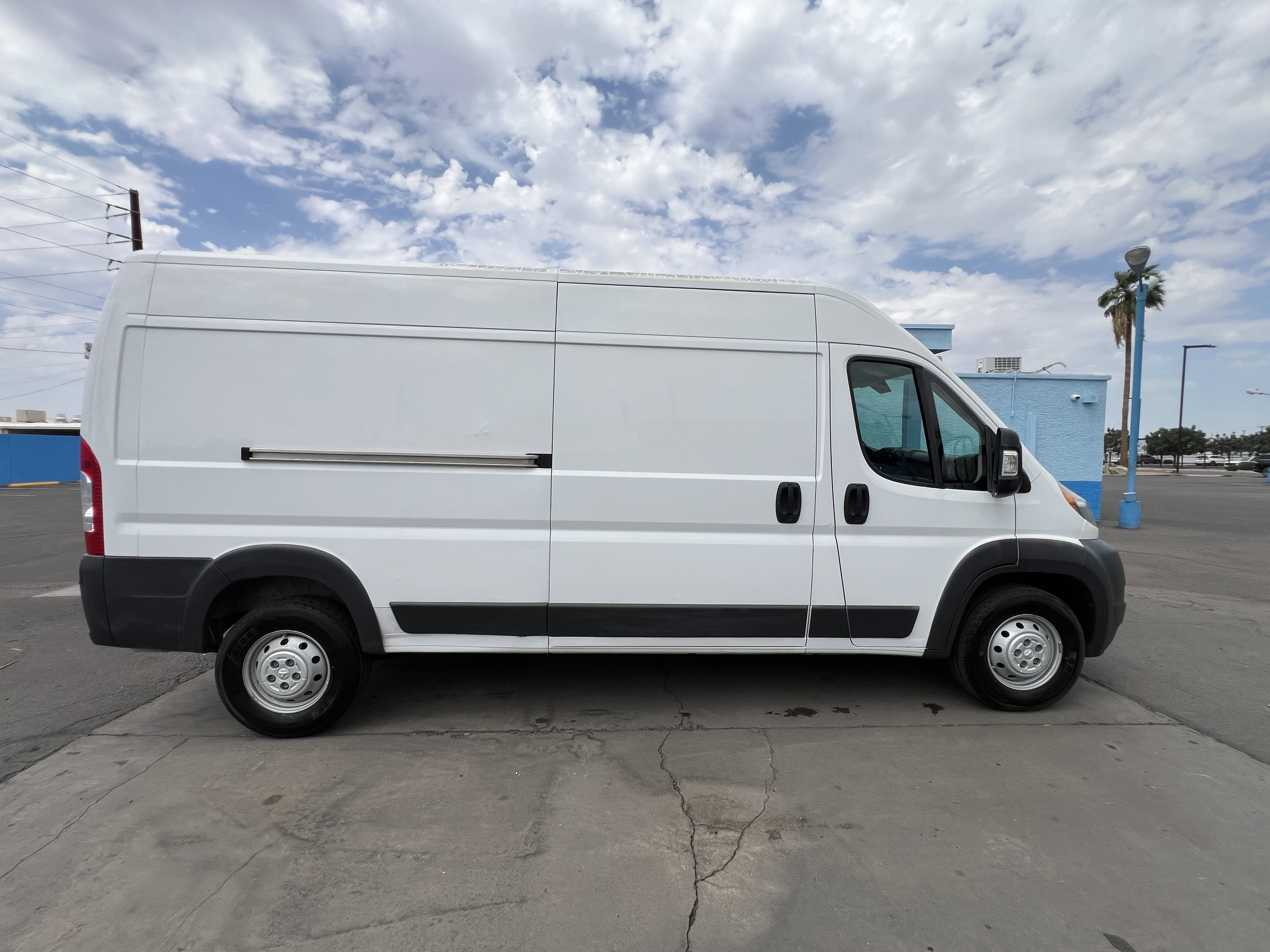 Used 2017 RAM ProMaster 2500 w/ Mopar Trailer Tow Group FWD image 2