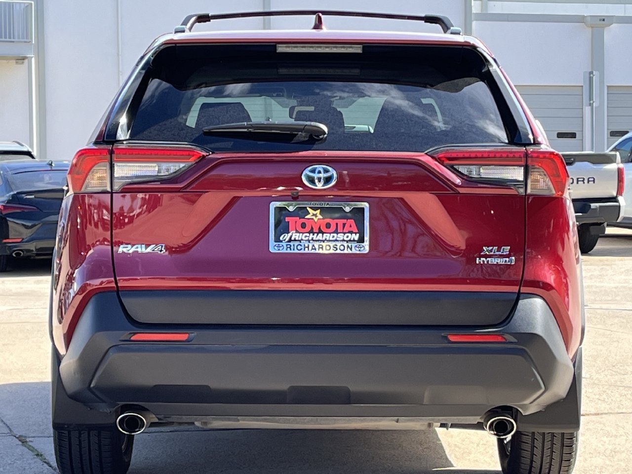 Used 2023 Toyota RAV4 XLE Premium AWD/4WD image 5