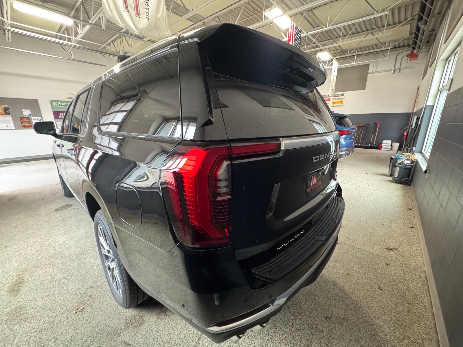 New 2026 GMC Yukon XL Denali w/ Denali Reserve Package image 7