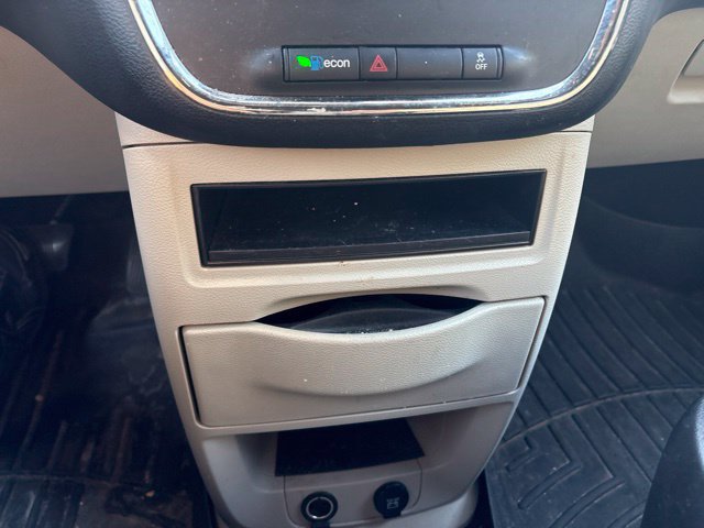 Used 2015 Dodge Grand Caravan SE FWD image 19