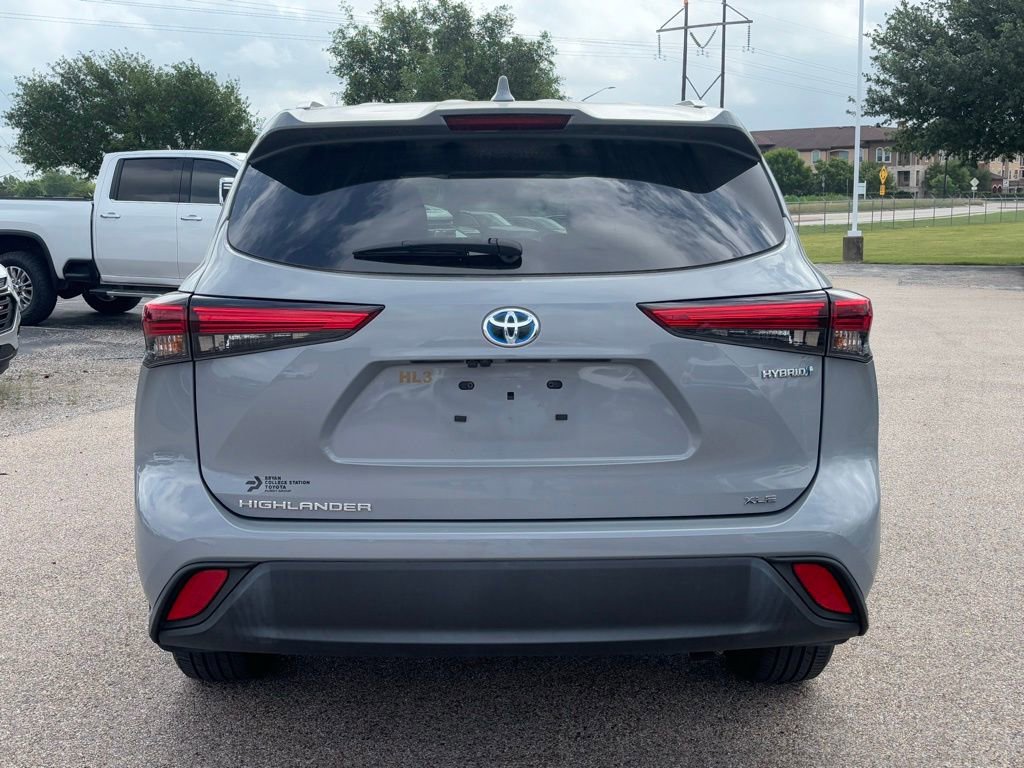 Used 2023 Toyota Highlander Bronze Edition image 5