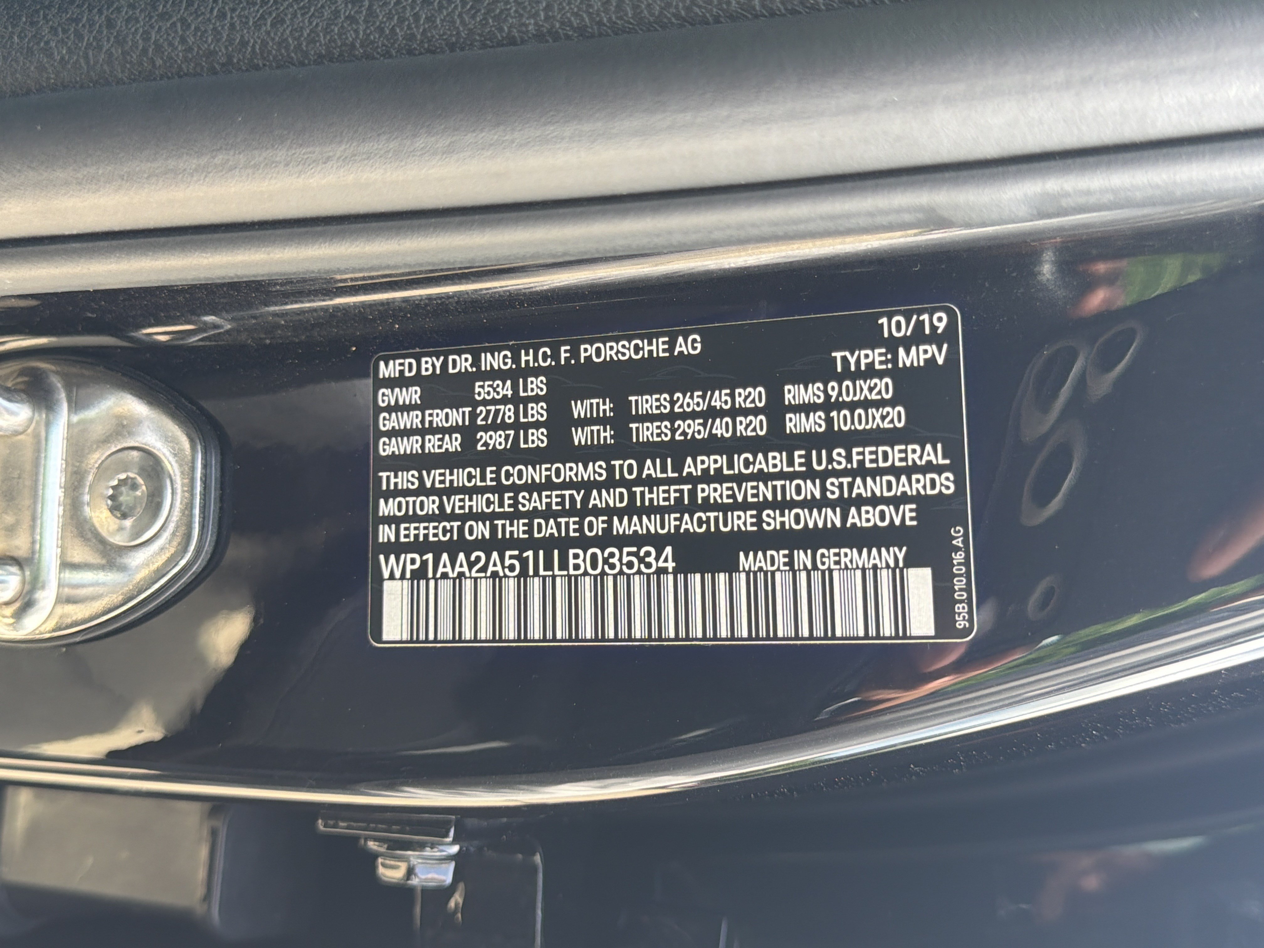 Used 2020 Porsche Macan AWD/4WD image 34