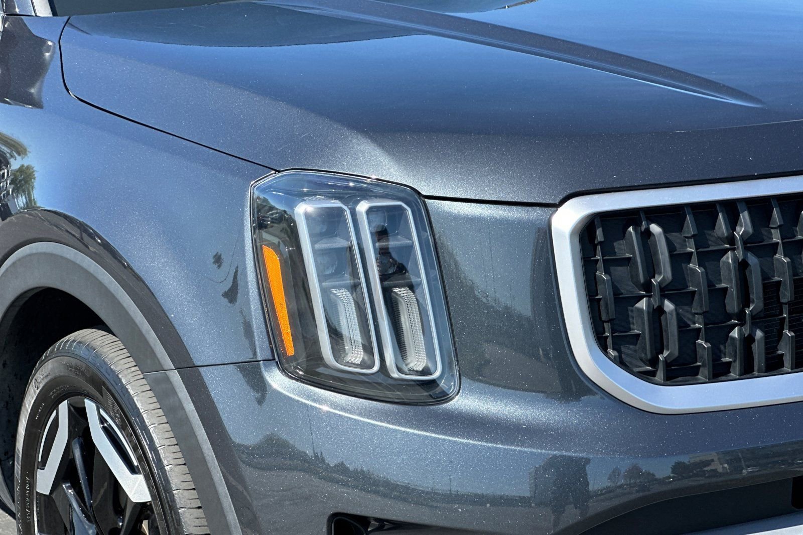 Used 2024 Kia Telluride EX image 50