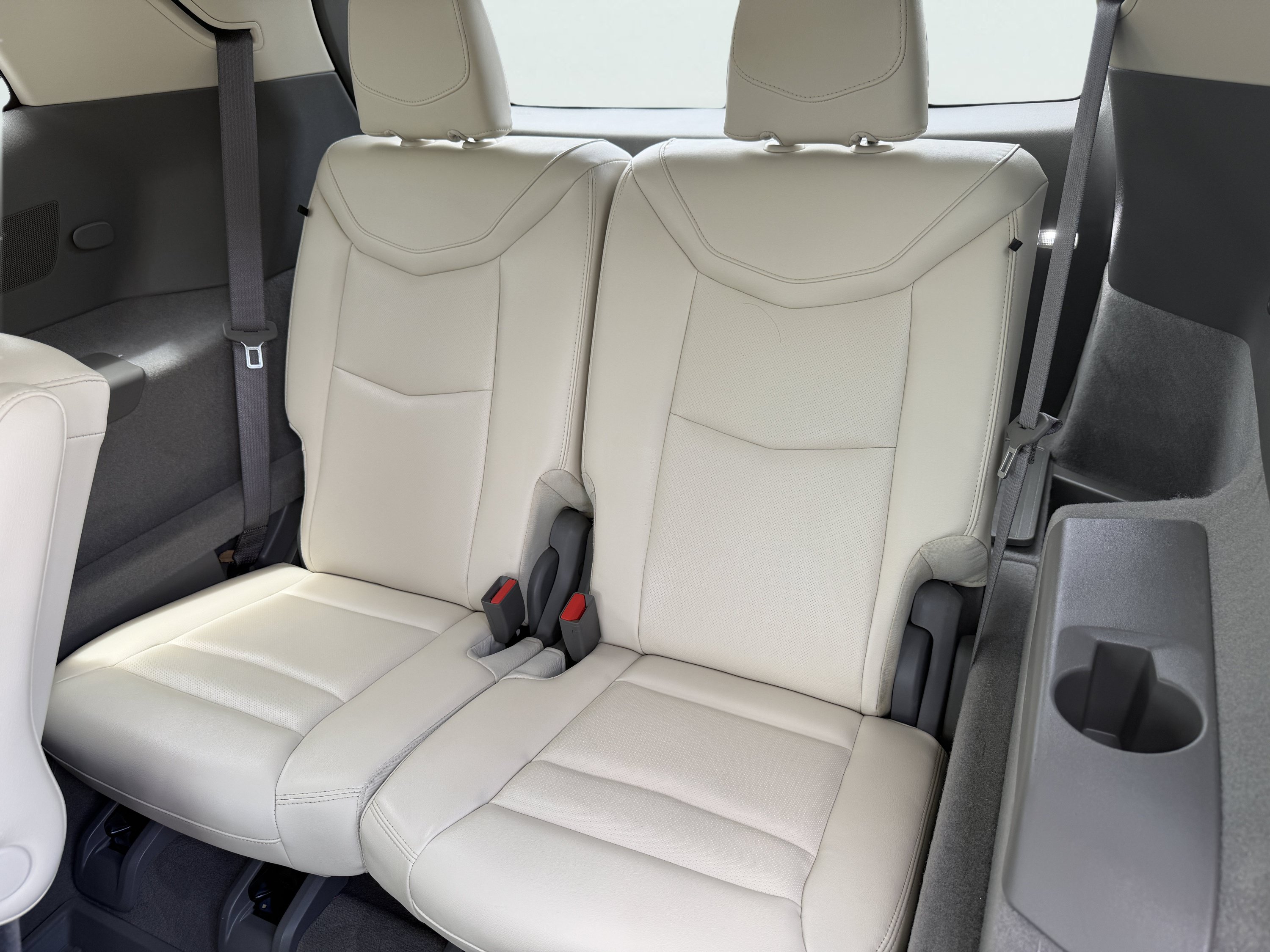 Used 2024 Cadillac XT6 Premium Luxury w/ LPO, Floor Liner Package AWD/4WD image 13