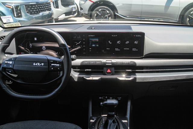 Certified 2025 Kia K4 GT-Line Turbo FWD image 13