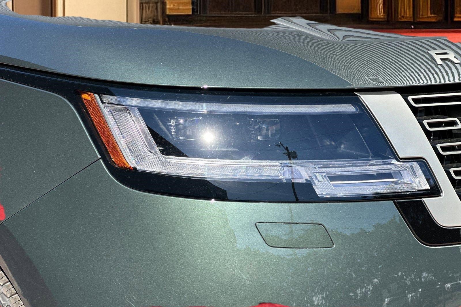 New 2026 Land Rover Range Rover Long Wheelbase SE AWD/4WD image 8