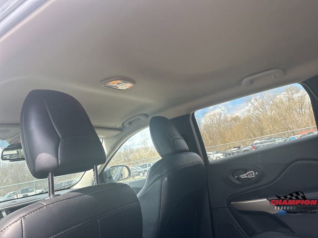 Used 2018 Jeep Cherokee Limited image 10