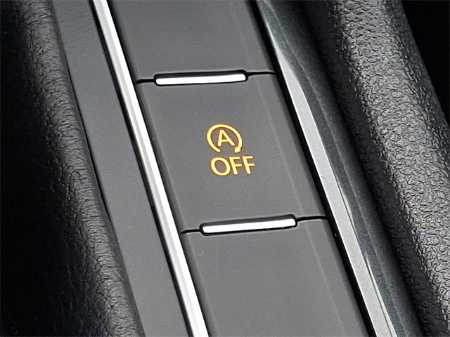 Used 2021 Volkswagen Tiguan SE image 20