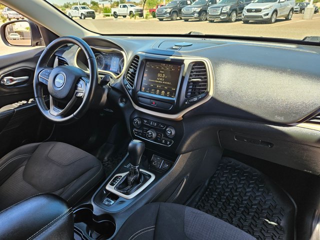 Used 2015 Jeep Cherokee Latitude w/ Comfort/Convenience Group AWD/4WD image 26