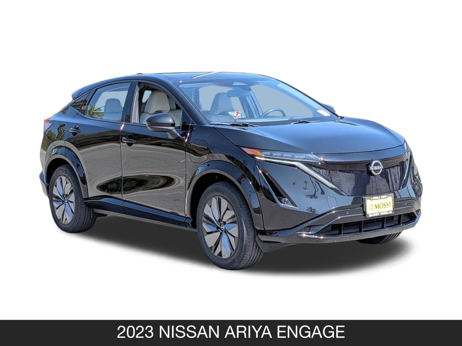 Used 2023 Nissan Ariya AWD image 2