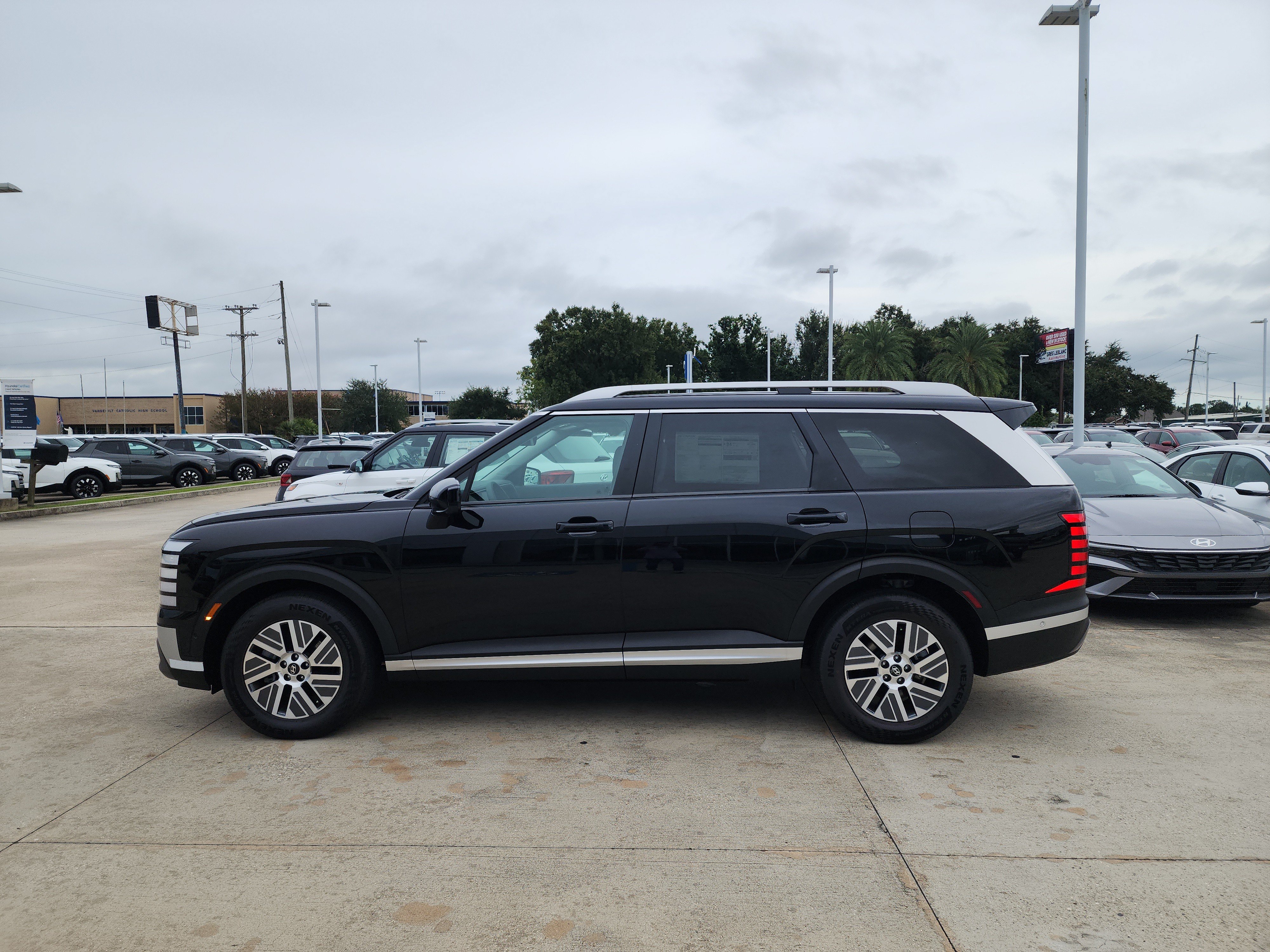 New 2026 Hyundai Palisade SEL Premium FWD image 4