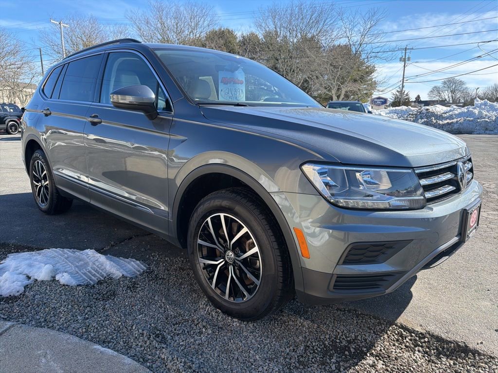 Used 2021 Volkswagen Tiguan SE w/ Panoramic Sunroof Package AWD/4WD image 3