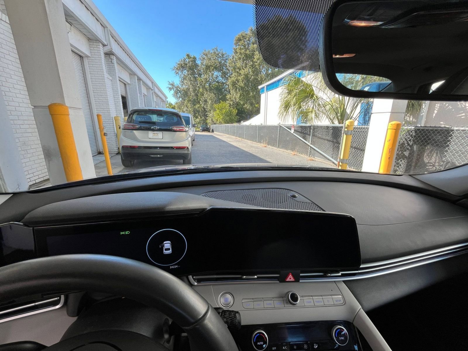 Used 2025 Hyundai Elantra Limited image 33