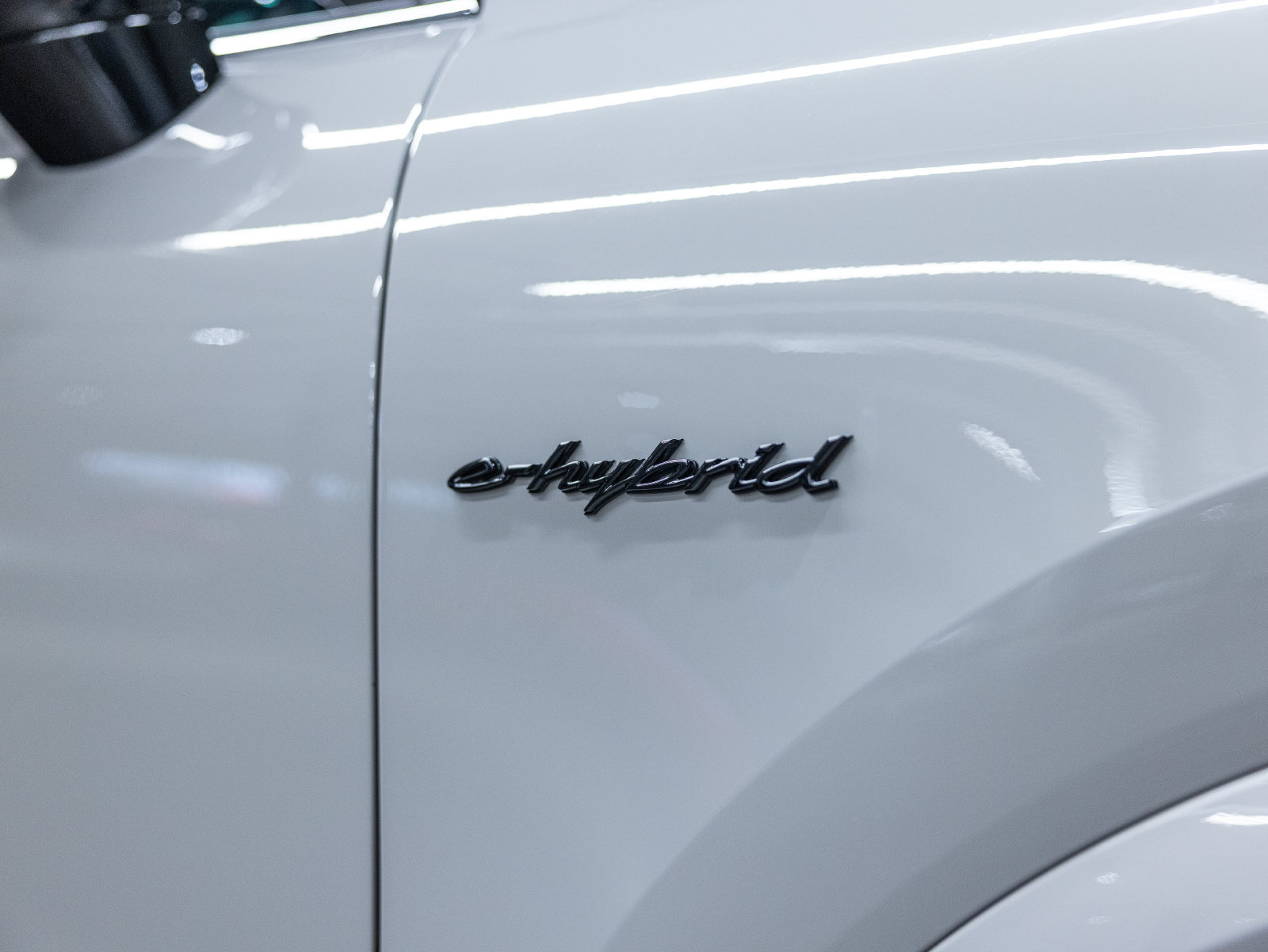 Certified 2024 Porsche Cayenne Coupe AWD/4WD image 22