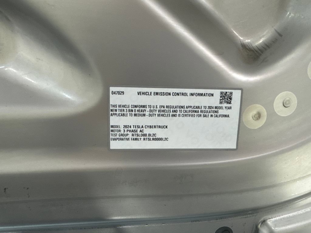 Used 2024 Tesla Cybertruck AWD Crew Cab image 66