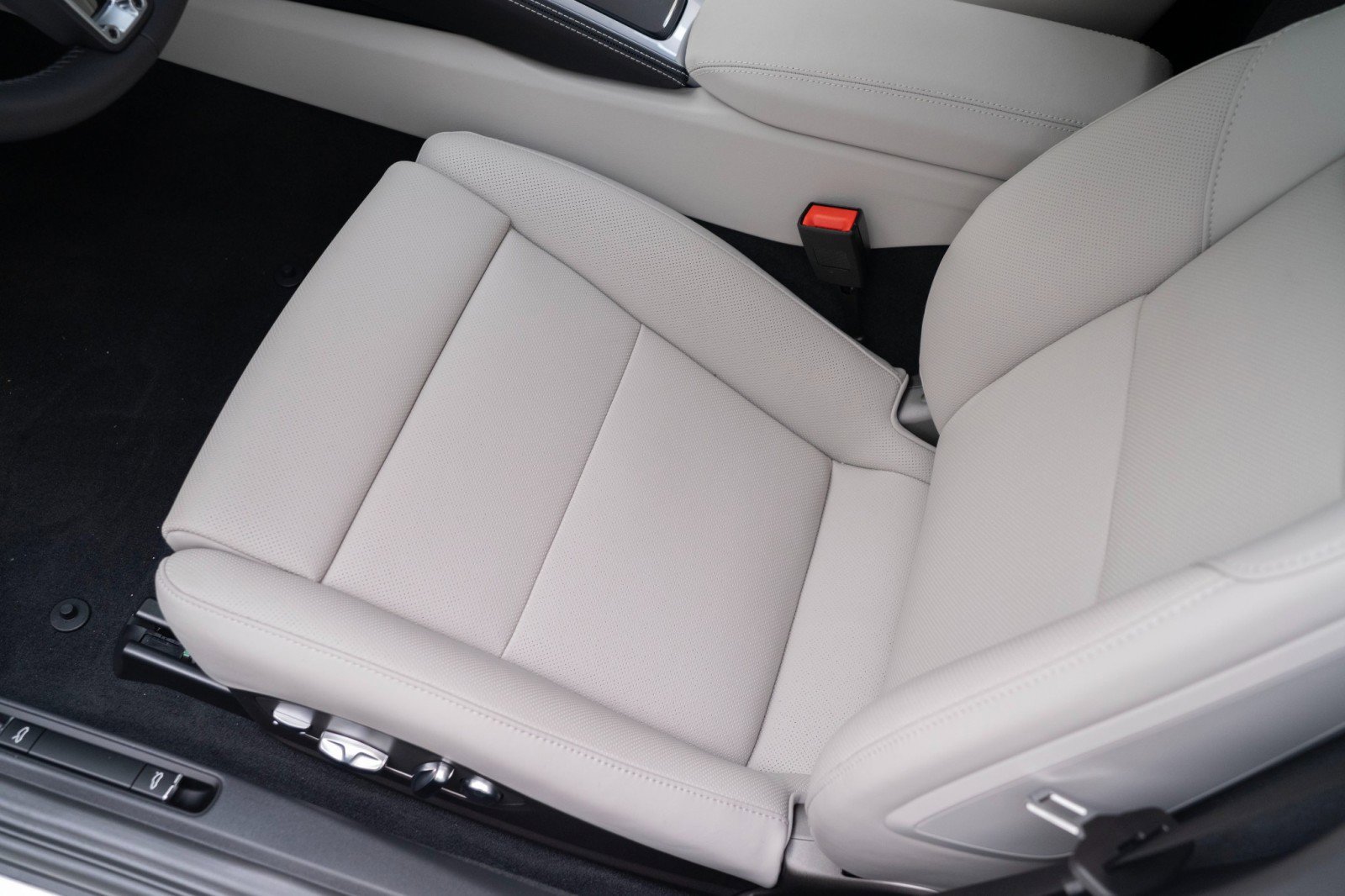 New 2025 Porsche 718 Cayman image 17