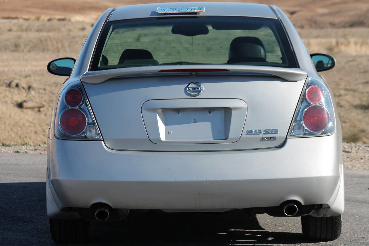 Used 2005 Nissan Altima 3.5 SE w/ (X02) Navigation Pkg FWD image 7