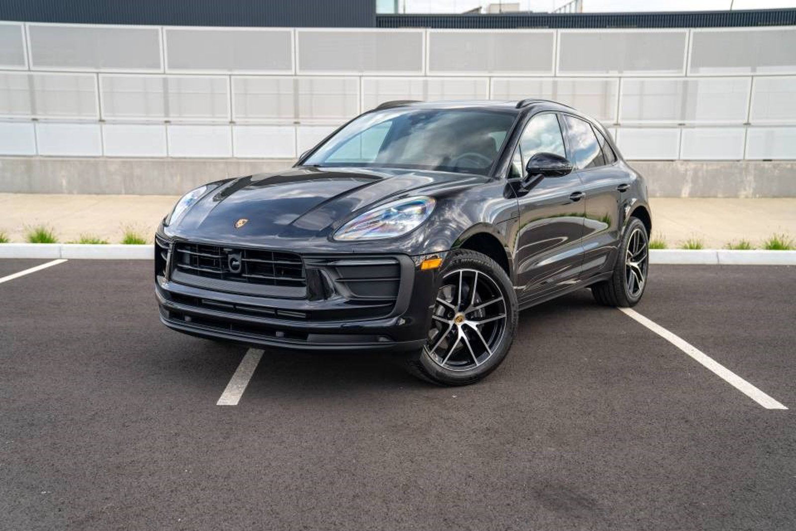 New 2026 Porsche Macan AWD/4WD image 1