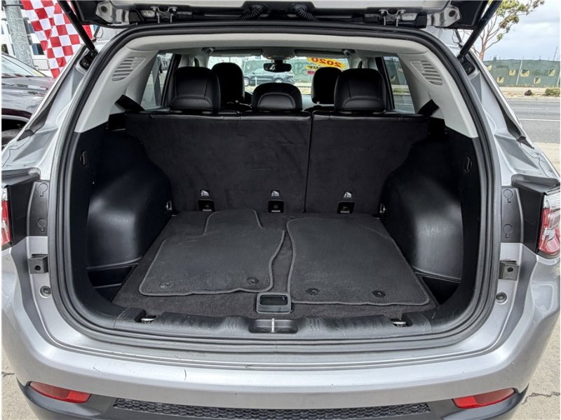 Used 2020 Jeep Compass Limited FWD image 23