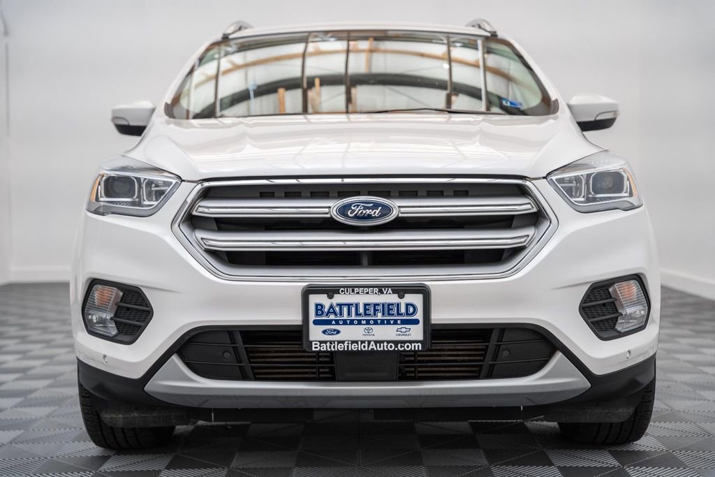 Used 2019 Ford Escape Titanium image 2