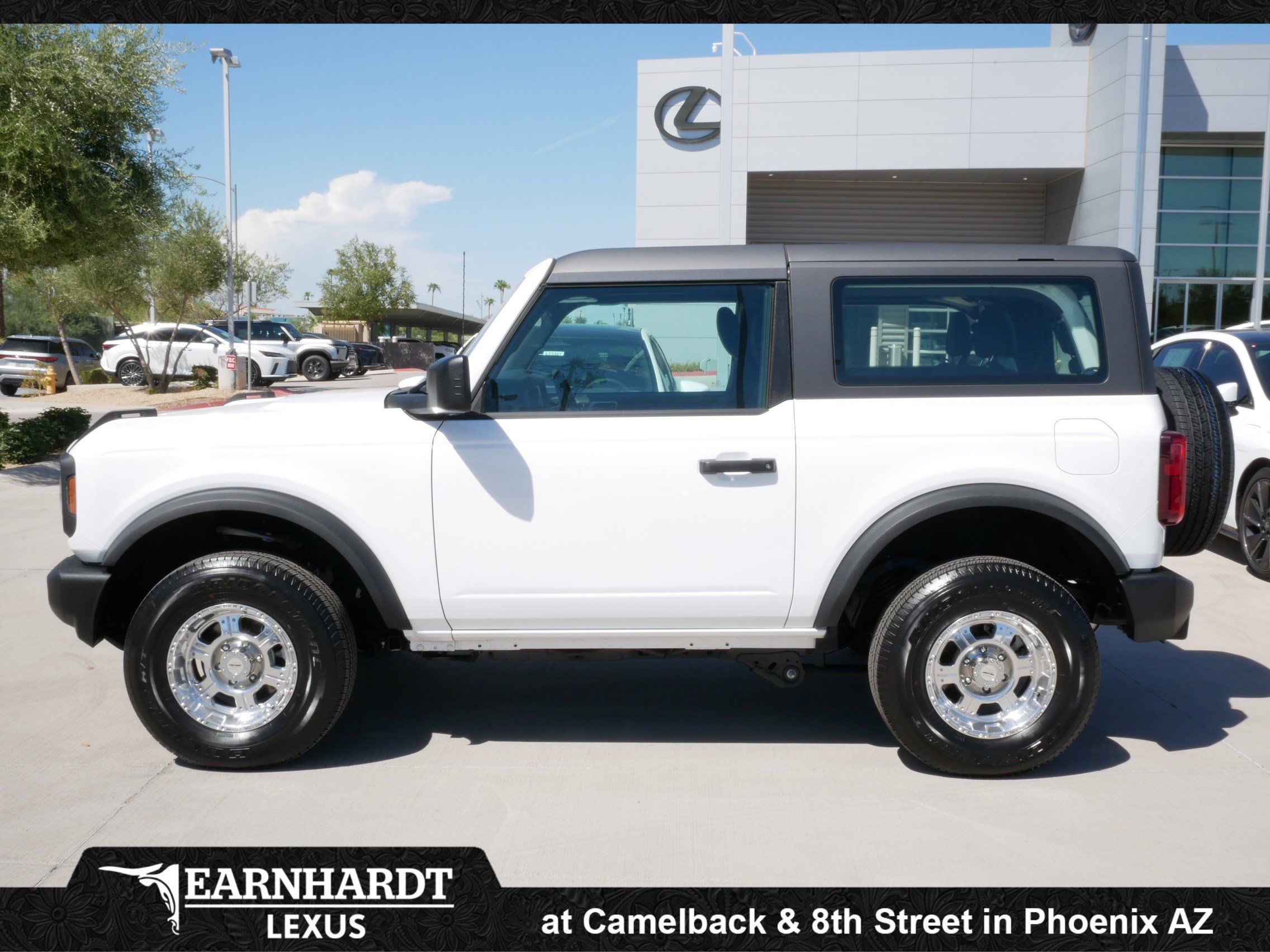 Used 2025 Ford Bronco 2-Door AWD/4WD image 3