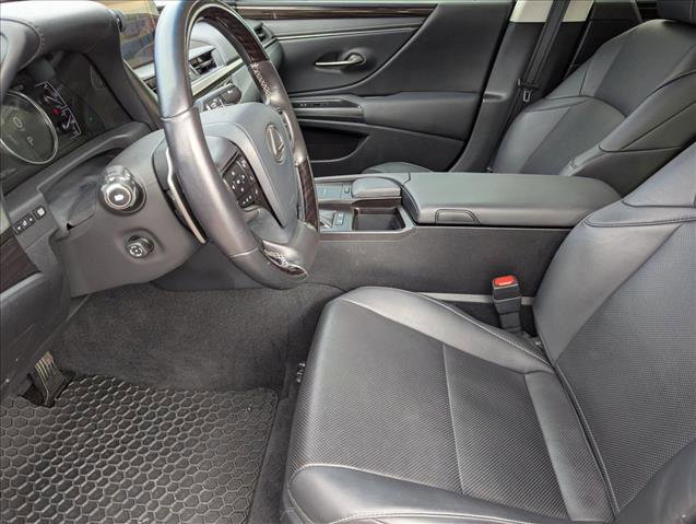 Used 2019 Lexus ES 300h ES 300h w/ Premium Package image 15