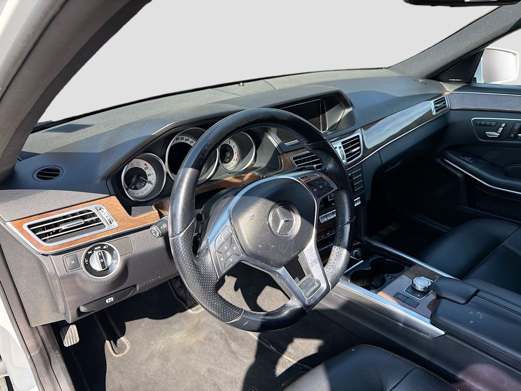 Used 2014 Mercedes-Benz E 350 4MATIC Sedan image 9