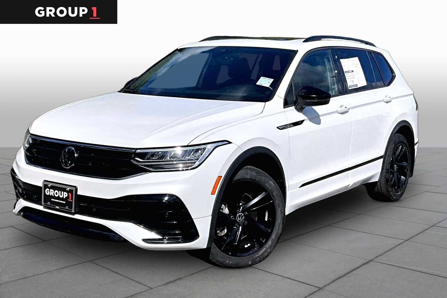 Used 2024 Volkswagen Tiguan SE R-Line AWD/4WD image 1